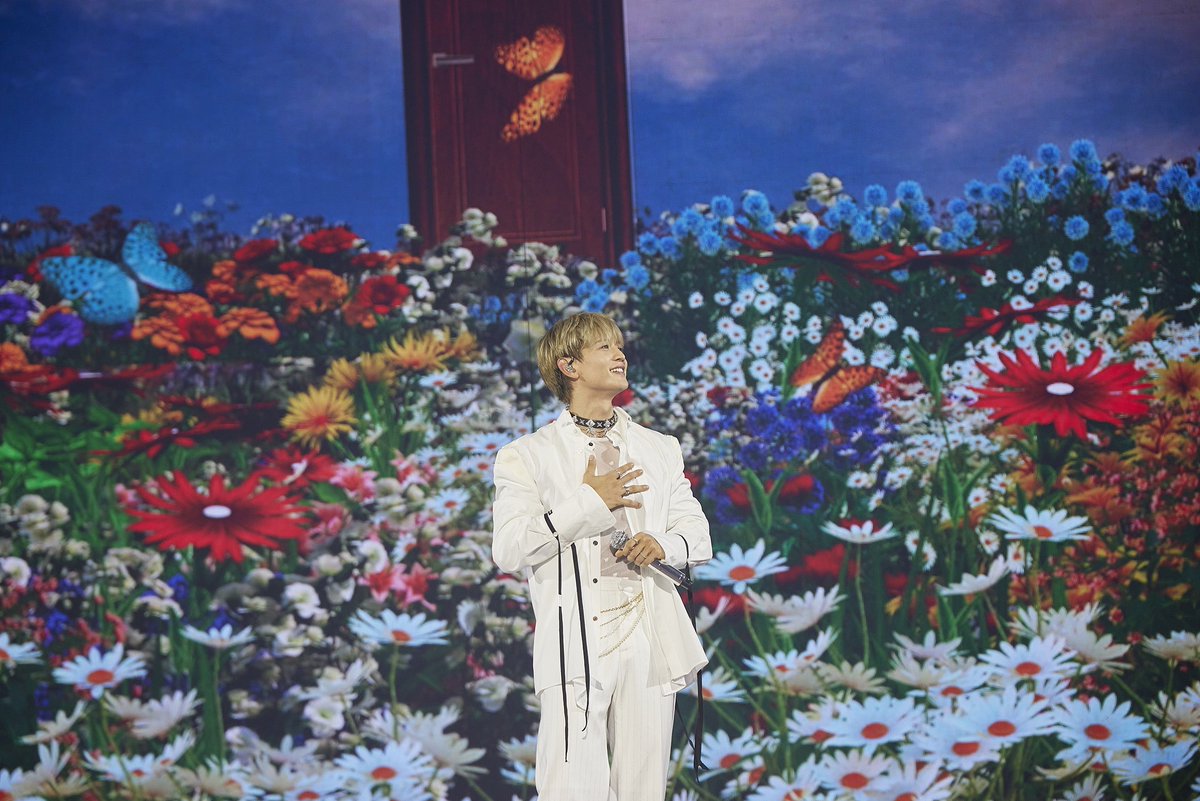 A week has passed since Minho graced us with awesome performances at his MEAN: OF MY FIRST concert! 

Although the performances are undoubtedly memorable, his smile throughout the entire show on both days is what we will always remember. He was so happy, and that was all we ever