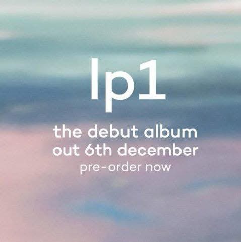 LiamPayneMx's tweet photo. #5YearsOfLP1 🎉💿🎶

Un día como hoy del 2019 salió a la luz el album debut de @LiamPayne titulado LP1.

Destaca por sus colaboraciones notables como "Strip That Down" con Quavo y “Get Low” con Zedd. Su mezcla de influencias van desde el R&B hasta el pop y cuenta con una variedad en el sonido por la idea/concepto de que sea como una playlist.

El album ha dejado marca en el panorama musical, logros como certificaciones platino y, la exploración artística de Payne, revelando una versatilidad que va más allá de sus raíces en una boyband.

Ahora será un recuerdo valioso para los Liam Stans, que podrán recordarlo con cariño al escuchar su increíble voz. 💫