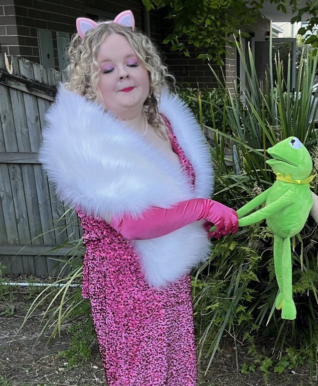 Pink goes good with green 🩷💚😂#Wicked