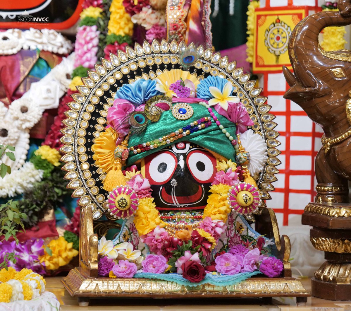 ISKCONPune's tweet photo. 🙏🏽Today's 📿 🗓07-12-2024🙏
🌷Odana-Sasthi Special Darshan🌷
🌷Sri Sri Jagannath Baldev Subhadra🌷
🚩@ISKCONNVCCPune🚩
.
.
#ISKCONNVCC #ISKCONPune #ISKCONNVCCPune #ISKCON #7thdecember #7thdecember2024 #Saturday #Harinaamsankirtan #Radheshyamdas #Radheradhe #Sankirtan #Kirtan https://t.co/DIu9Y9YbZR