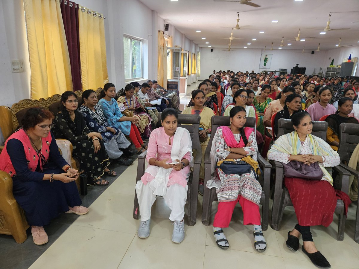 कार्यस्थल को सुरक्षित बनाएं, लैंगिक शोषण को मिटाएं।"