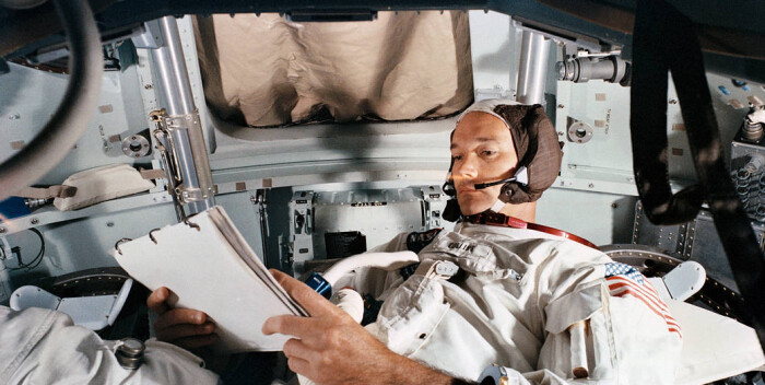 TierraAdentro's tweet image. 🌕🏃🏽👨🏼‍🚀 ¿Sabías que hoy hace 52 años la NASA mandó la última misión del programa #Apolo? Oyamel Fernández reflexiona sobre la #tecnociencia y el escenario político que propició el desarrollo por la carrera espacial entre la Unión Soviética y EUA. goo.su/UgWz9y
