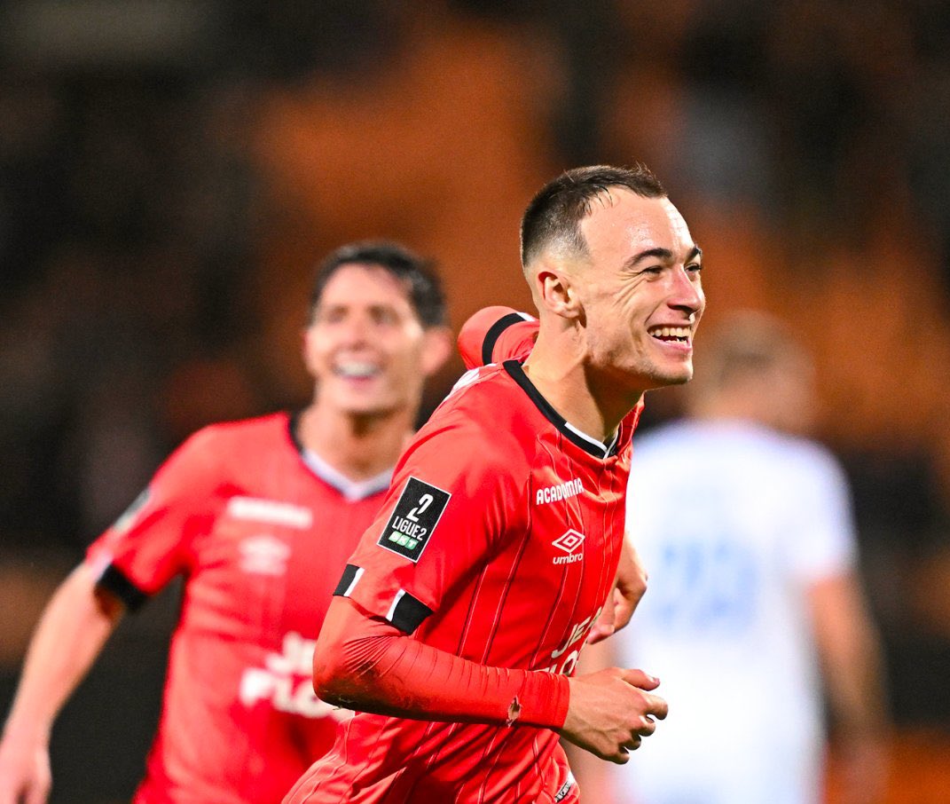 RaphaelLeCorre's tweet image. 💪 7/7 à domicile. Rien à dire.

Une victoire de « leader » avec maîtrise.

Autorité et sérénité derrière. Devant, on aurait pu mieux faire (notamment en transition) mais le FCL se met aussi très vite à l’abri. ✅

👍 On met la pression sur les concurrents.
#FCLESTAC #FCLorient