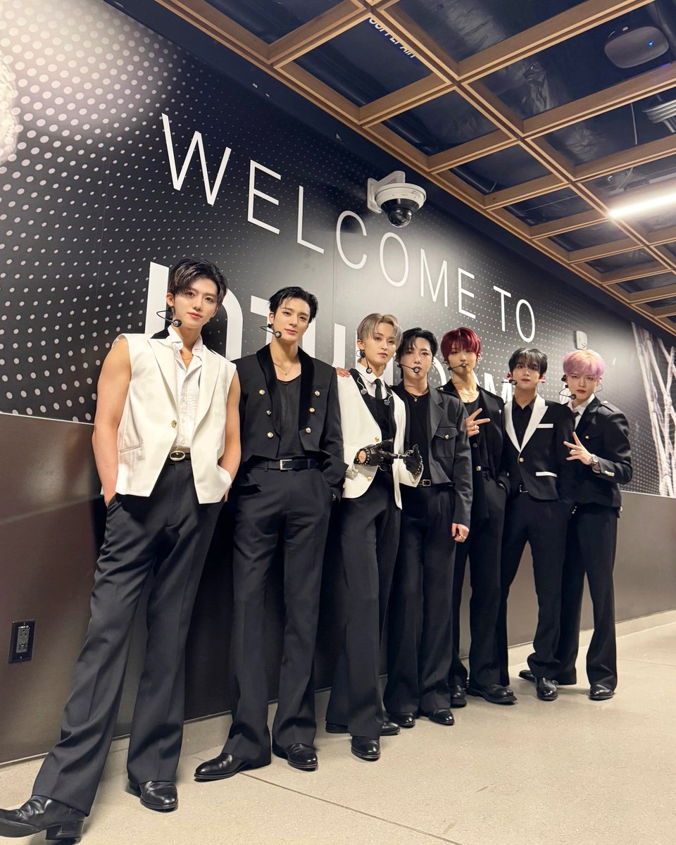 NCTsmtown_DREAM's tweet photo. 징글볼 너무 오랜만이고 미국 시즈니도 오랜만인데 너무 반갑고 재밌게 무대 했어여 곧 또 봐여~~~

It’s been a long time since Jingle Ball and seeing NCTzens in the States. We had so much fun performing on stage! Hope to see you again soon~~~

#CHENLE
#NCTDREAM #NCTDREAMinLA
#iHeartJingleBall #LosAngeles