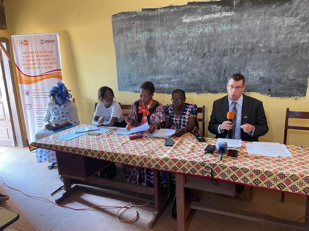 Merci pour la visite et la discussion enrichissante sur la lutte contre les #VBG et les droits humains avec les élèves du Lycée Marie Jeanne Caron! Fiers de soutenir la campagne « 16 jours d’activisme contre les VBG » avec le Min. du Genre, <a href="/USAIDSavesLives/">USAID's Bureau for Humanitarian Assistance</a> et <a href="/UNFPARCA/">UNFPA République Centrafricaine</a>.