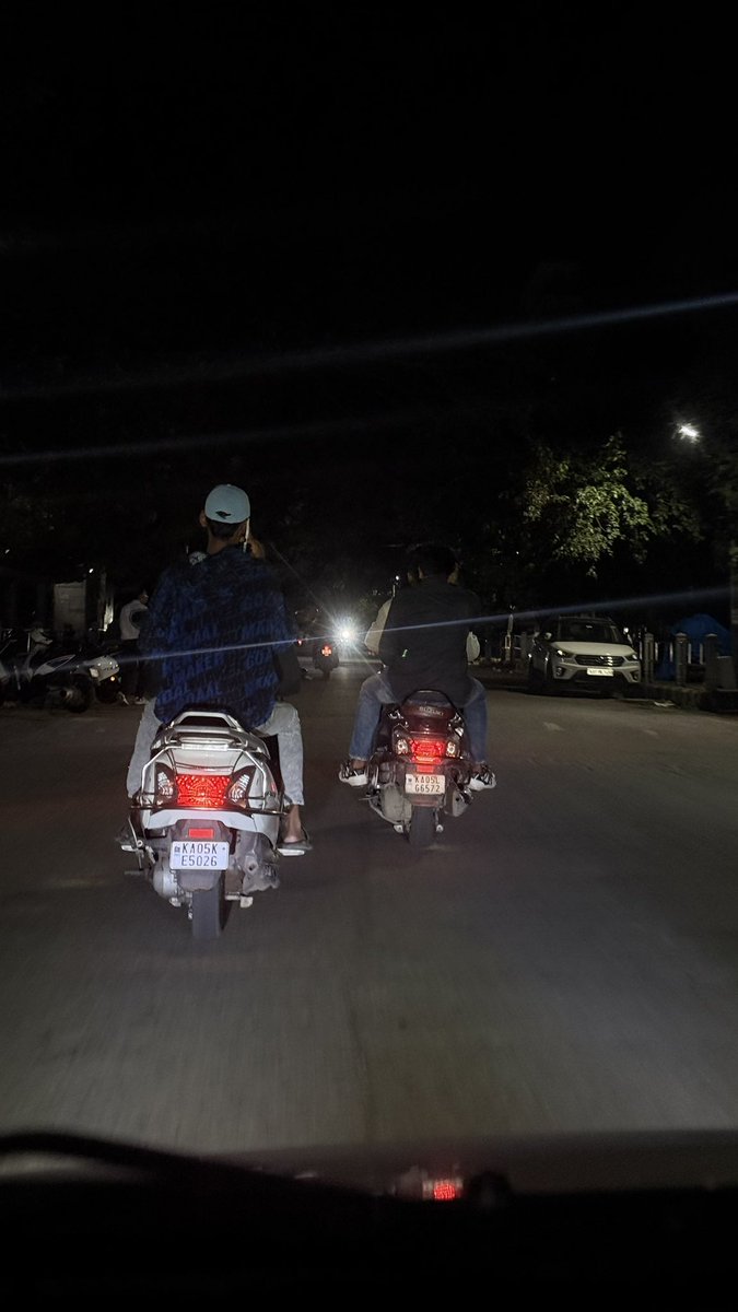 TrueCitizen19's tweet photo. KA05LG6572
KA05KE5026
@blrcitytraffic https://t.co/odLMNXdN0Y