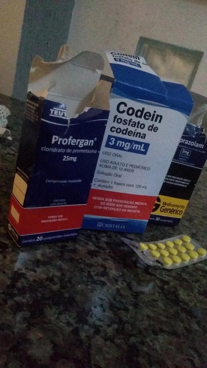 MatheusBataier2's tweet photo. I'm always sure that popping my pills and sipping my Lean will help me with this depression and my loneliness, incredible that I'm never wrong. #Drugs #Lean #Xanax #Dopers #Dope #trap #trapbr Im not giving fuck https://t.co/1ujzuLfY0H