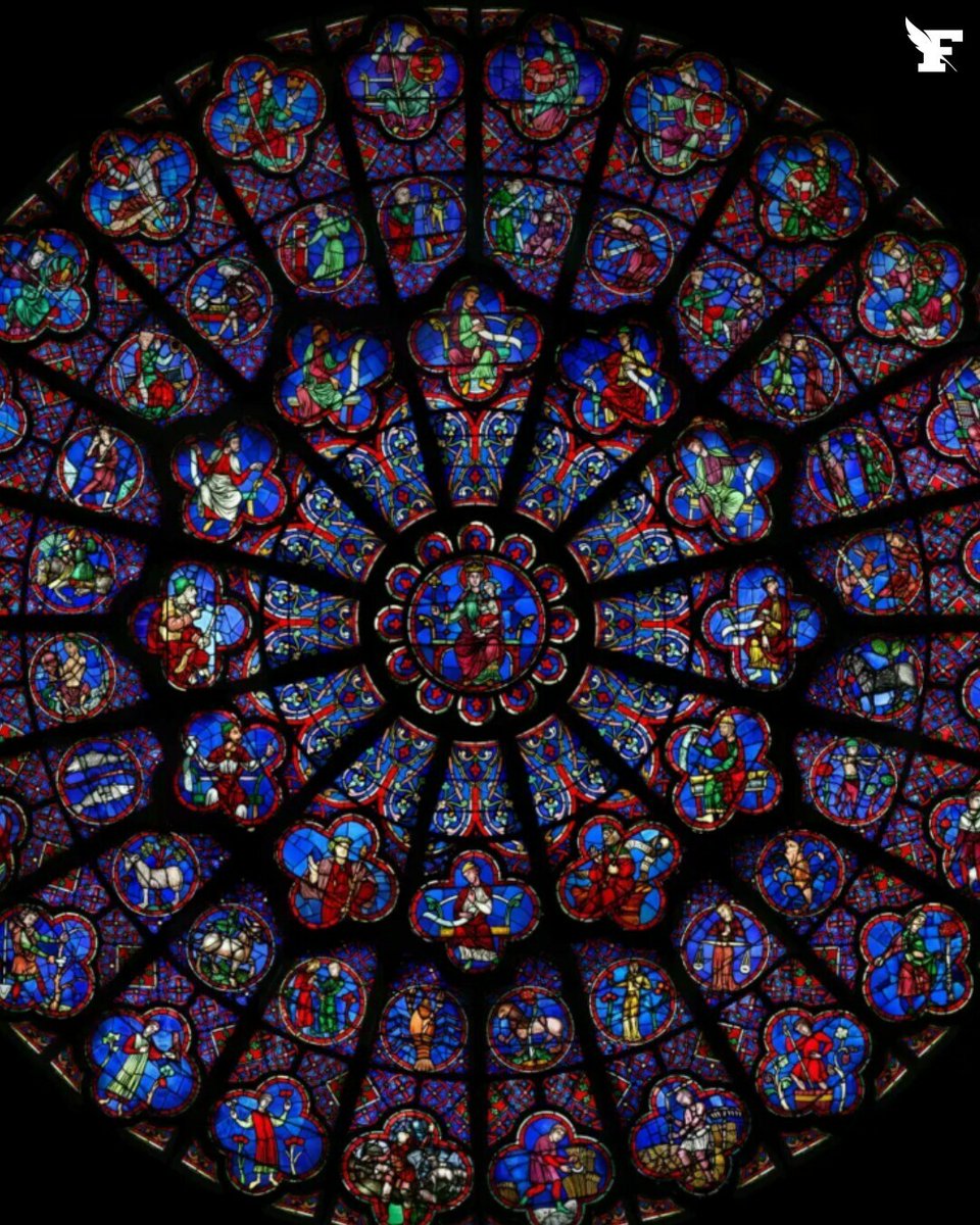 Miraculées lors de l'incendie de 2019, les trois roses de Notre-Dame, chefs-d'œuvre du XIIIe siècle, se révèlent comme jamais grâce à des images d'une précision inédite.
→ l.lefigaro.fr/ZsN