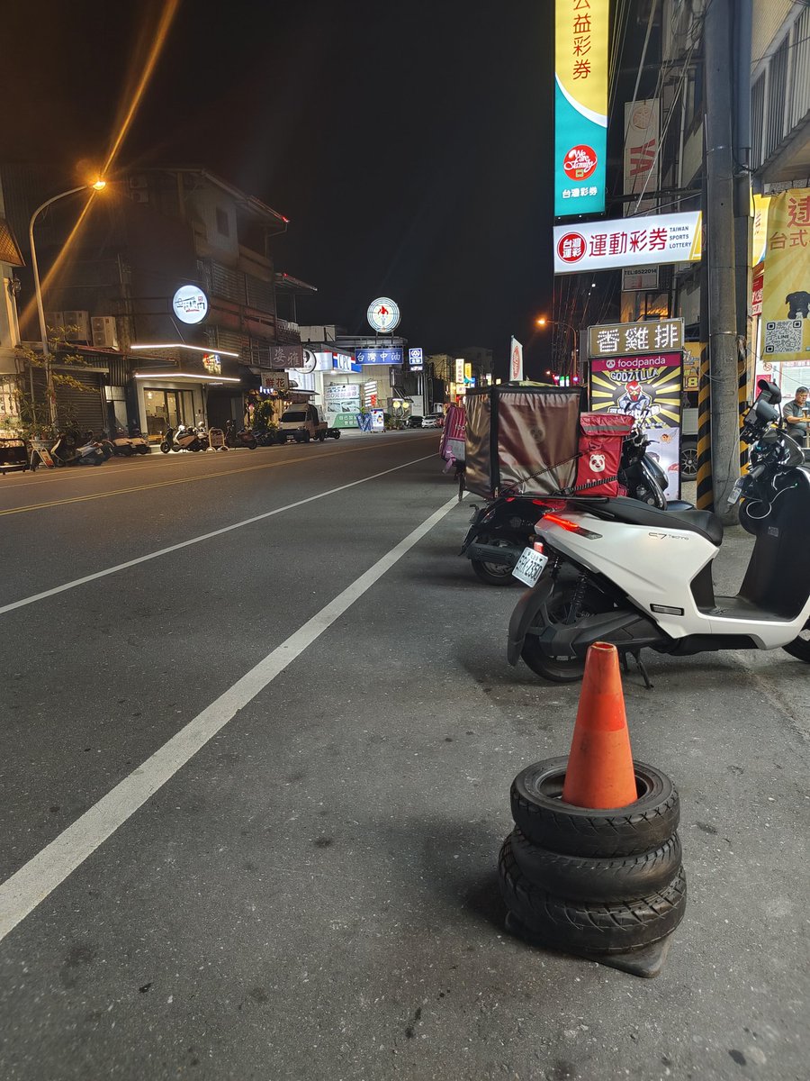 走在無人的道路上