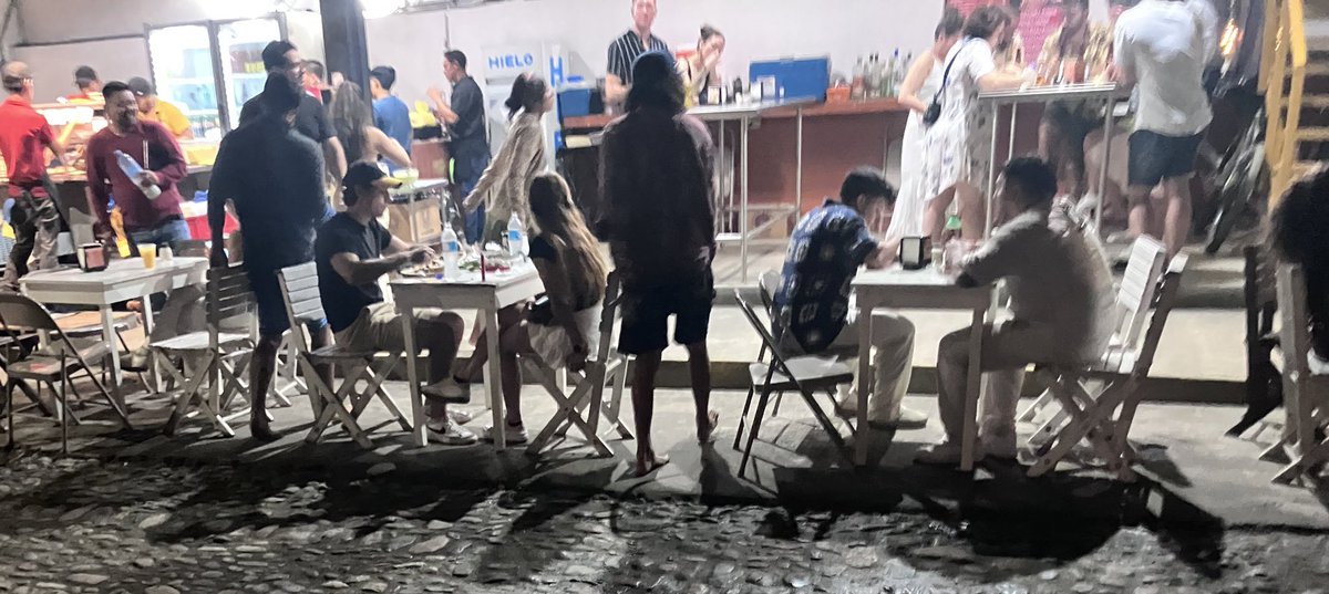 barefootbuddy0's tweet photo. Never change Salyulita! https://t.co/dPeLt0JKtz