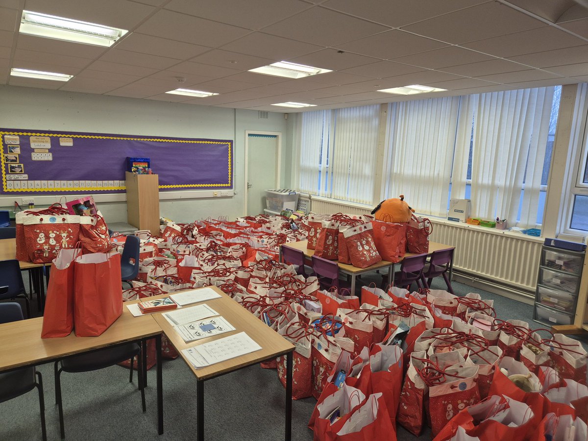 Laura McEwan (@laura__mcewan) on Twitter photo A Massive Thank You to the amazing elves and volunteers <a href="/Nightbeforechr1/">Nightbeforechristmascampaign</a> π
π
Santa has been and all of our children <a href="/HayocksPS/">Hayocks Primary School & Nursery</a> , nursery and ESR base will have an amazing gift this year πβ€οΈ
#community #Christmas2024 #AIWservice #Partnership A Massive Thank You to the amazing elves and volunteers <a href="/Nightbeforechr1/">Nightbeforechristmascampaign</a> π
π
Santa has been and all of our children <a href="/HayocksPS/">Hayocks Primary School & Nursery</a> , nursery and ESR base will have an amazing gift this year πβ€οΈ
#community #Christmas2024 #AIWservice #Partnership