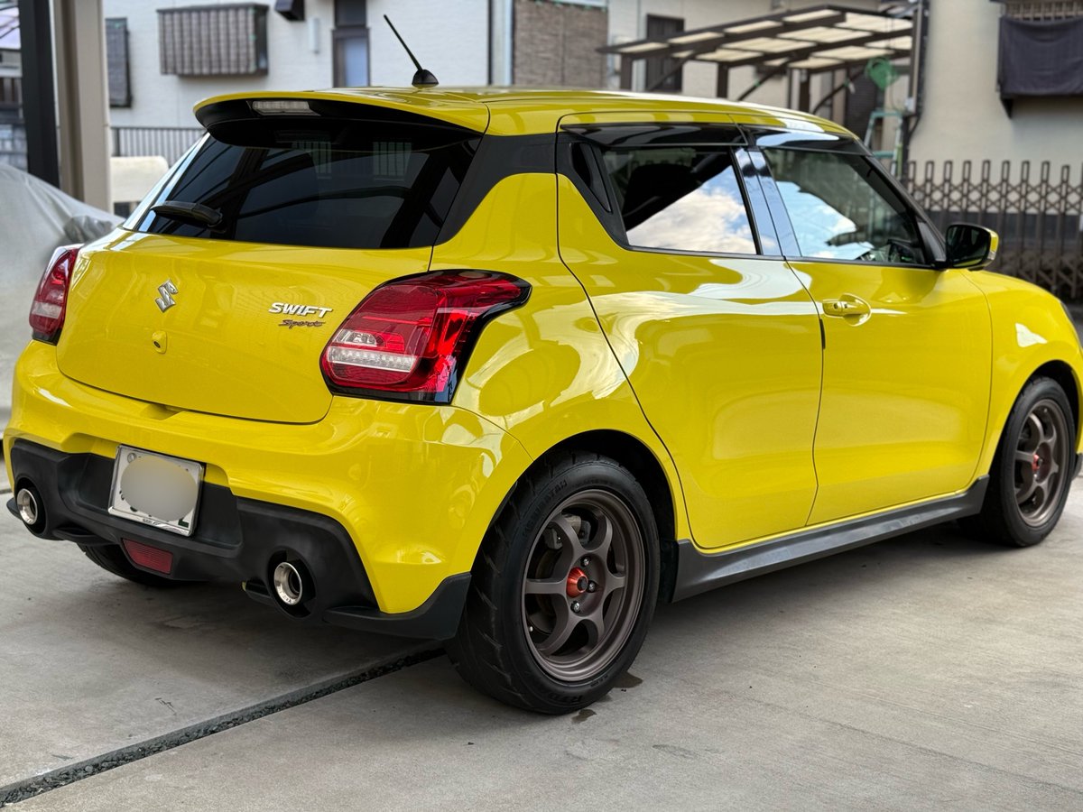 n_tRX8's tweet photo. 嫁さんのスイスポ洗車した
REMOVEで洗ってCLからのラスター＆GO仕上げ
所有車の中で1番写真映えする
明日から車検
もう7年
嫁さんに納車当時から車高が高いと言われ続けたから今回はサス交換もお願いした
#Lil_Detail_Lab 
#REMOVE
#cl_conditioner
#laster_boost
#GO https://t.co/kRN1PD1D8k