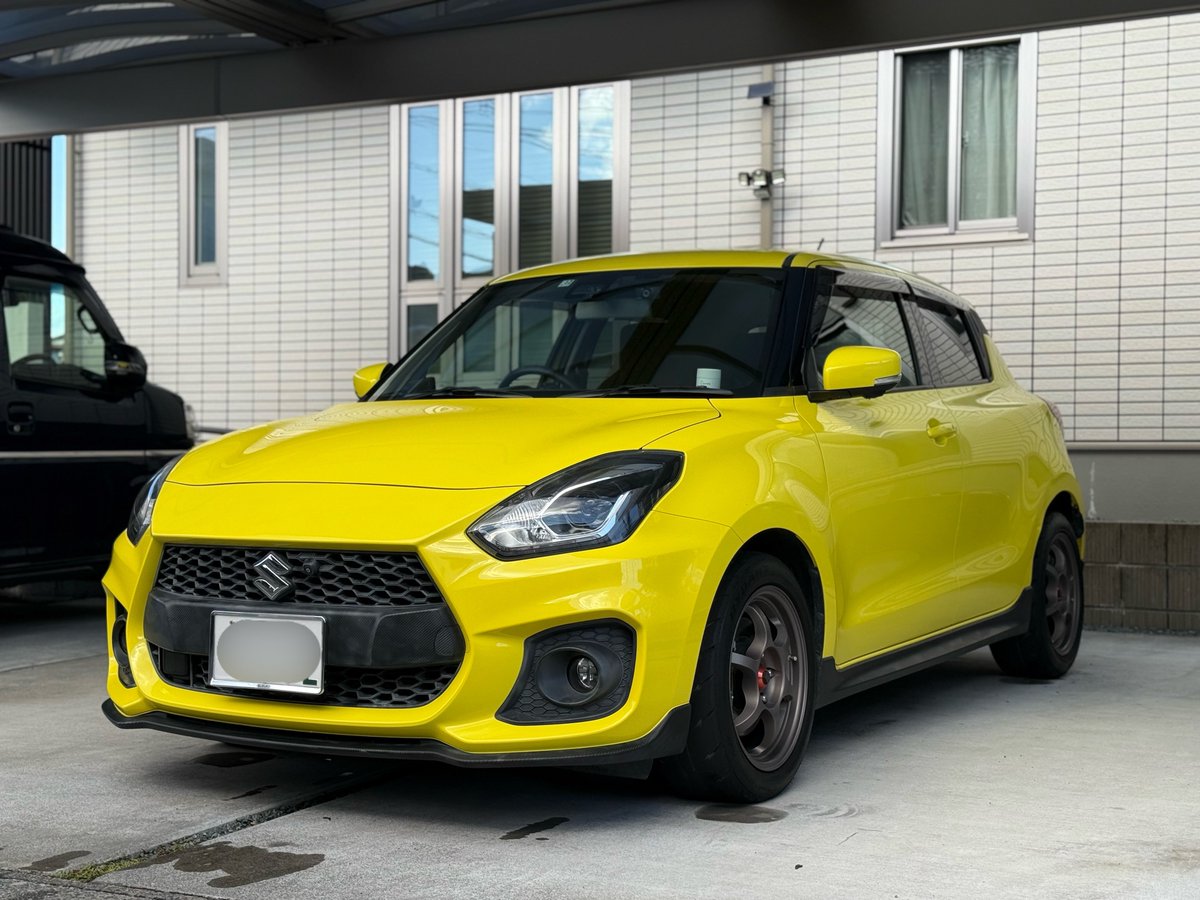 n_tRX8's tweet photo. 嫁さんのスイスポ洗車した
REMOVEで洗ってCLからのラスター＆GO仕上げ
所有車の中で1番写真映えする
明日から車検
もう7年
嫁さんに納車当時から車高が高いと言われ続けたから今回はサス交換もお願いした
#Lil_Detail_Lab 
#REMOVE
#cl_conditioner
#laster_boost
#GO https://t.co/kRN1PD1D8k