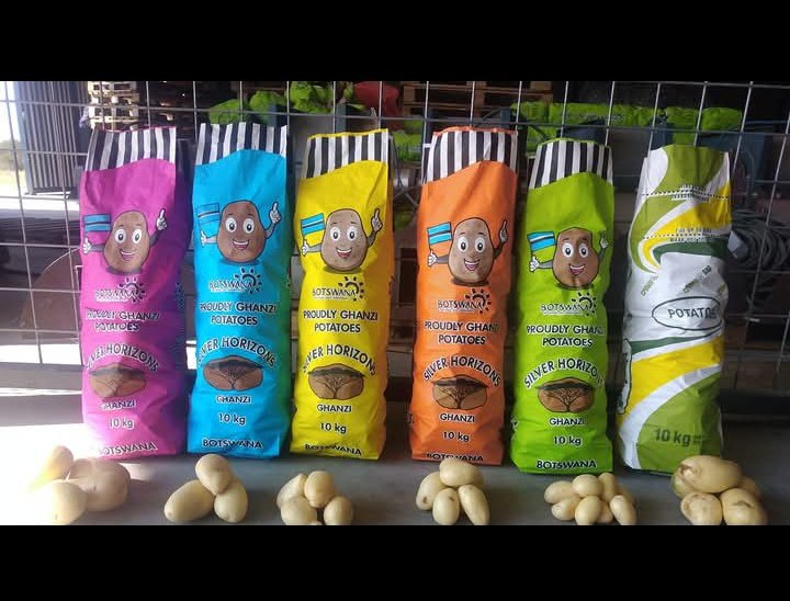 Carefully examine the photo below

Potatoes here are arranged according to their grade

The owner of that video bought the poorest grade and expected to find the best grade inside the bags