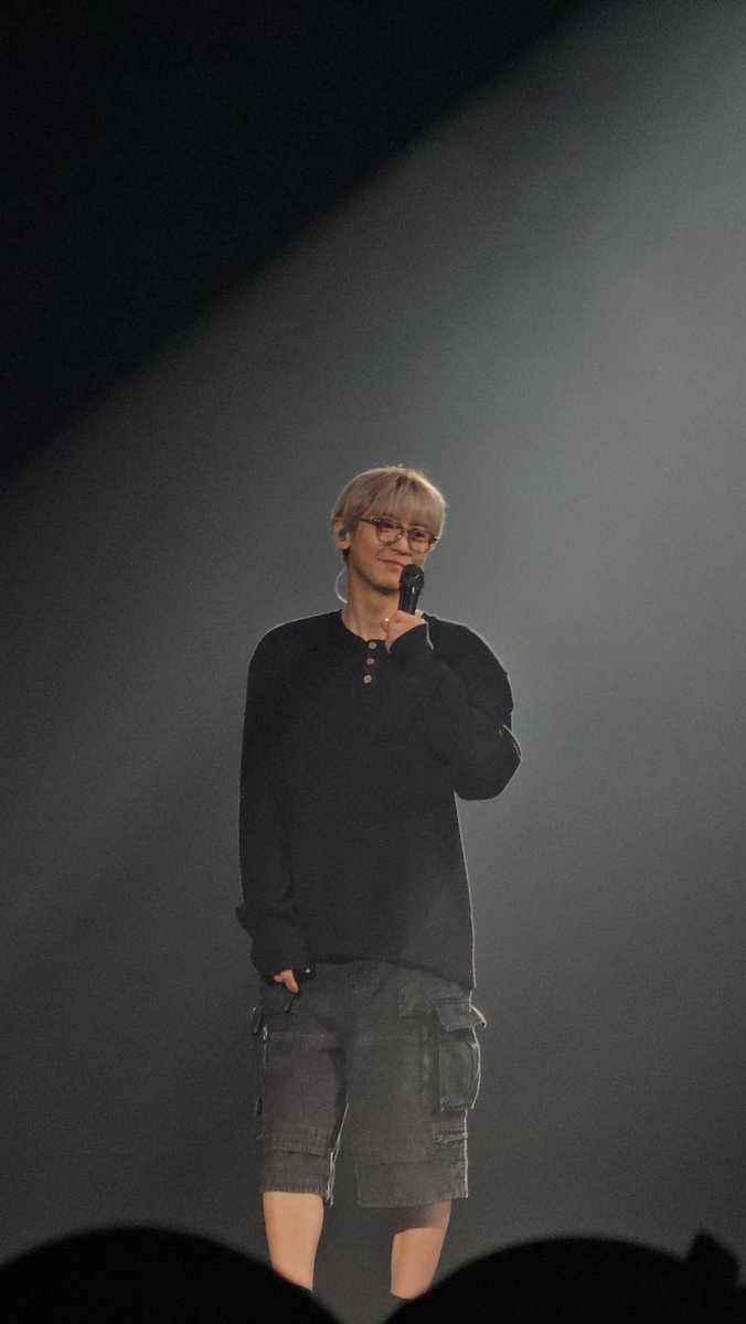 pcybbhkjidks's tweet photo. CHANYEOL SPECS FOR SOUNDCHECK 😭😭😭😭 https://t.co/ZLxJpcBcRG