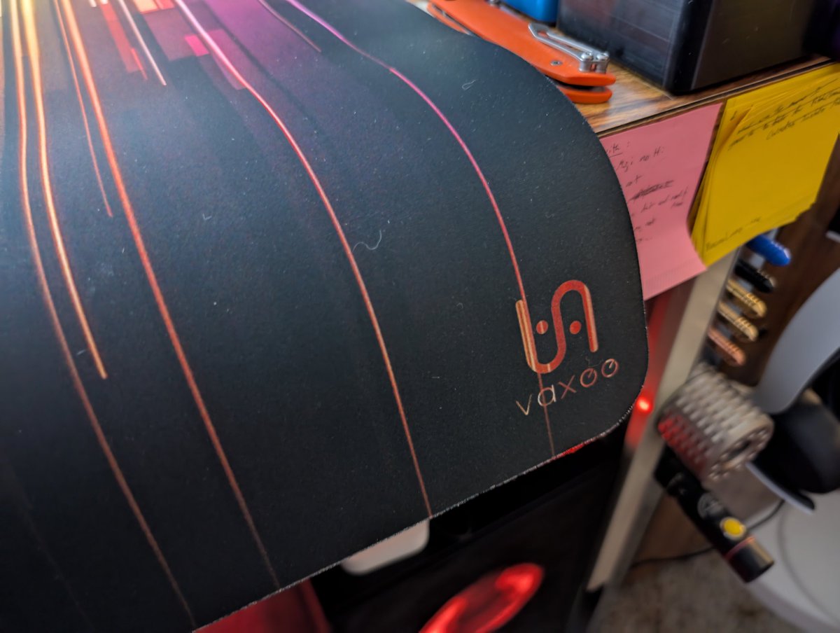 TheProfosist's tweet image. Hey my mouse pad from @vaxee_corp came in! Thanksfor the freebie, goona give it a shot tonight.

Gotta go gggamer mode and drape it over the edge since I don&apos;t have enough room. #GamingMouse #MouseEnthusiast #TechPorn #PCgaming @vaxee_Japan