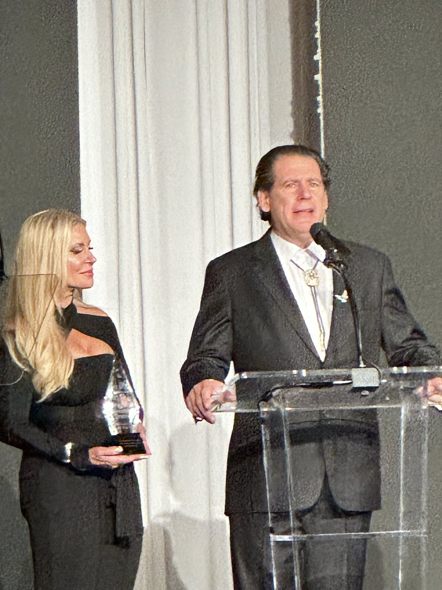 pldocmd's tweet image. At President Trump's @realDonaldTrump southern White House @MarALago tonight for the charity Big Dog Rescue, hosted by Lara Trump @LaraTrump2024 @LaraLeaTrump @Laraatrump.
Great event rising funds for a great cause! bdrr.org