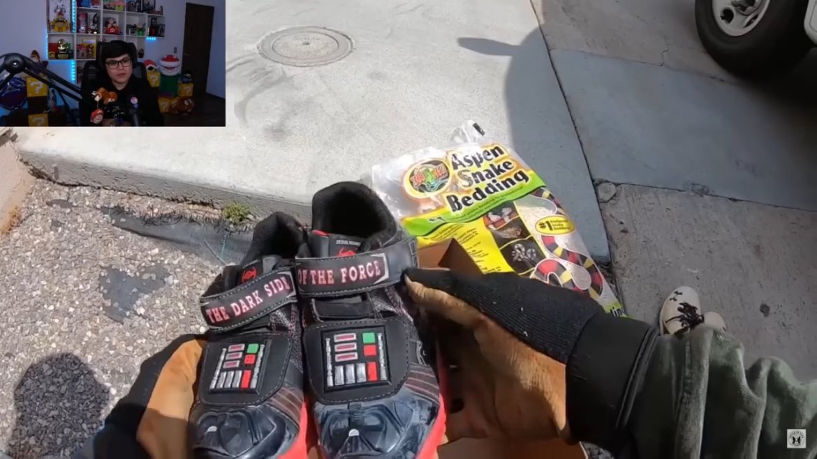 OnlyMcTrio's tweet photo. 🍟 | Unos de Darth Vader para el bebi.
#aldogeo #filisgg https://t.co/OP1fLflX33