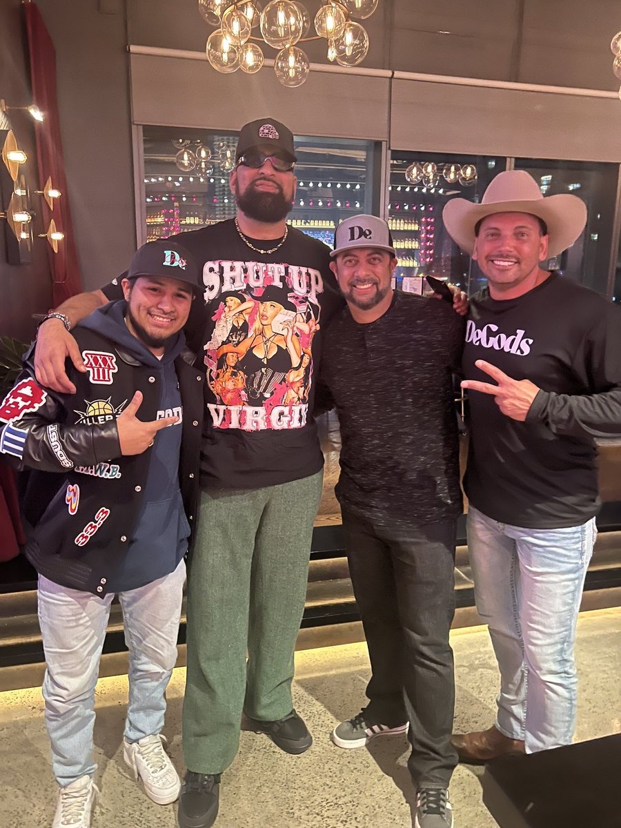 Web_3E's tweet photo. No @DeGodsNFT party you say?  No problem, We just go /degod_mode @sunnymaanz @4LPH4_0x3 @edwardA2Z @TonyaKrypto https://t.co/krs8IICv1F