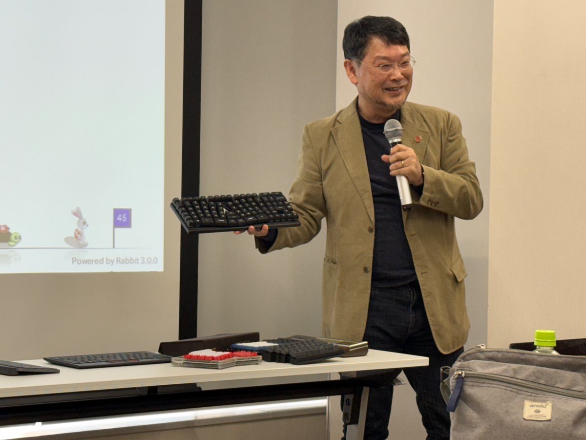 ima1zumi's tweet image. キーボードへのこだわりを楽しそうに解説するまつもとさん #keebworld