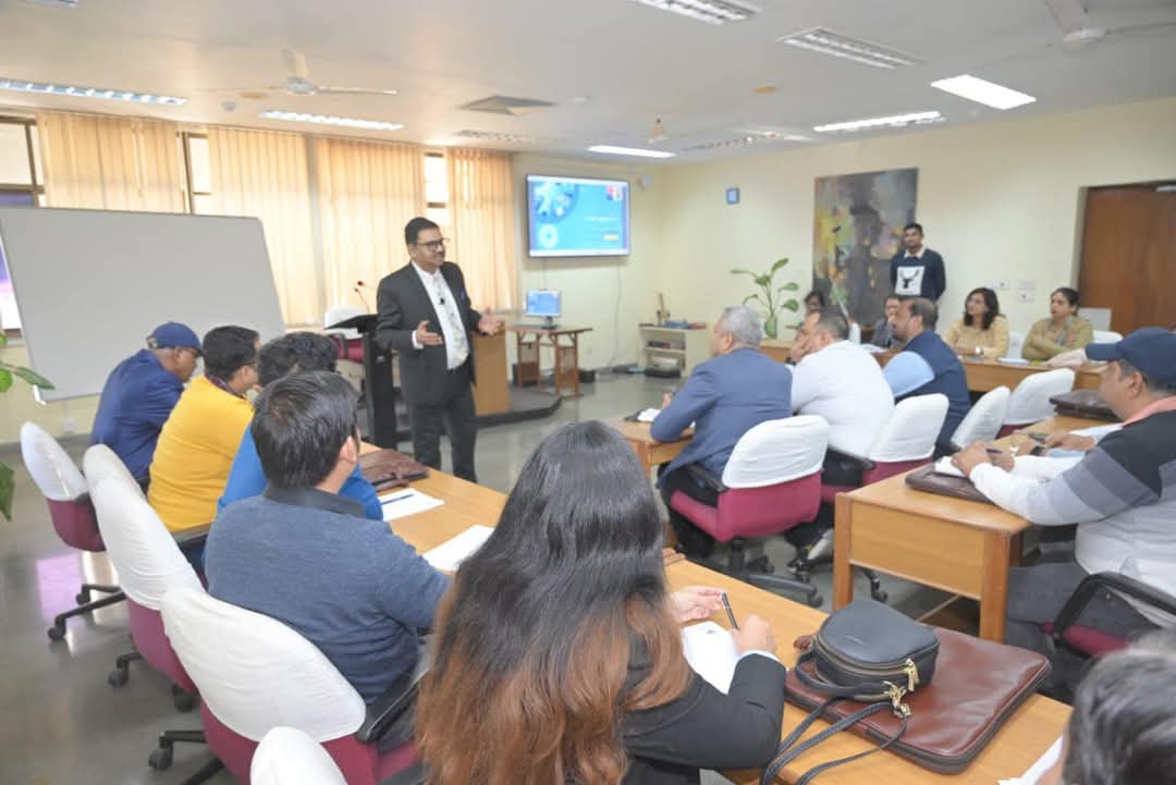 CoalIndiaHQ's tweet photo. Our Director P&IR, Shri Vinay Ranjan, addressed HR professionals participating in the Marathon Training for Capacity Building in HR being organised at our training institute, IICM, Ranchi.

Speaking on the occasion, he spoke on the evolving trends in the HR domain and the integration of advanced technologies such as Artificial Intelligence (AI) and Machine Learning in HR operations.

Dr. Kamakshi Raman, Executive Director, IICM was also present on the occasion.

#GoldenJubileeYear #coalindia #AI #machinelearning

@kishanreddybjp | @satishdubeyy | @CoalMinistry | @KishanReddyOfc |  @PIB_Coal | @iicmranchi