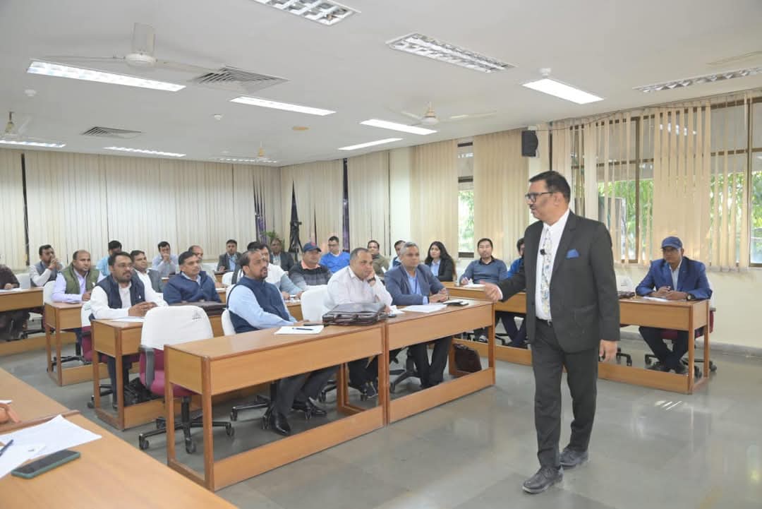 CoalIndiaHQ's tweet photo. Our Director P&IR, Shri Vinay Ranjan, addressed HR professionals participating in the Marathon Training for Capacity Building in HR being organised at our training institute, IICM, Ranchi.

Speaking on the occasion, he spoke on the evolving trends in the HR domain and the integration of advanced technologies such as Artificial Intelligence (AI) and Machine Learning in HR operations.

Dr. Kamakshi Raman, Executive Director, IICM was also present on the occasion.

#GoldenJubileeYear #coalindia #AI #machinelearning

@kishanreddybjp | @satishdubeyy | @CoalMinistry | @KishanReddyOfc |  @PIB_Coal | @iicmranchi