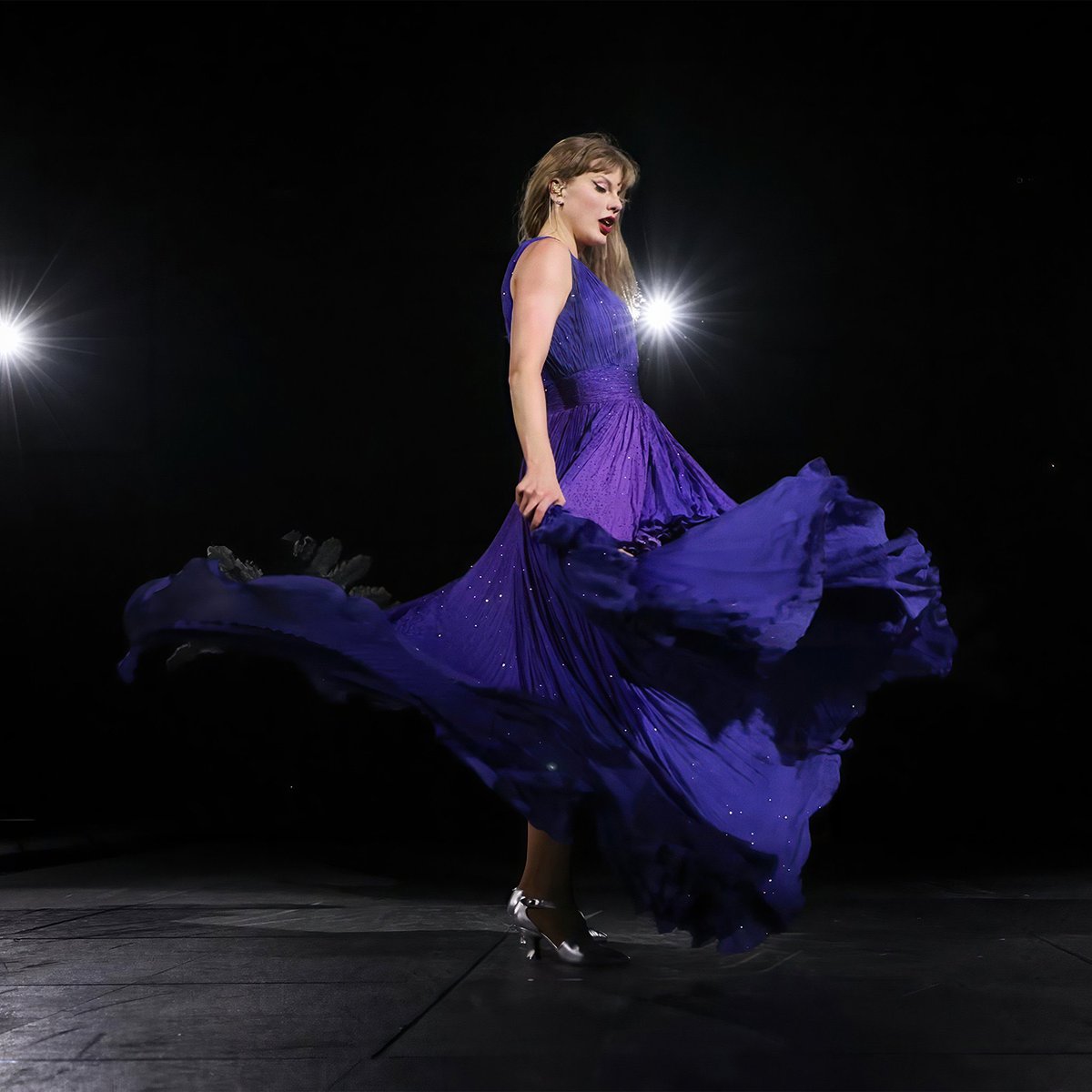 tswifterastour's tweet photo. 🚨| TAYLOR SWIFT PERFORMS A MASHUP OF "Haunted" and "Wonderland" FOR THE ERAS TOUR IN VANCOUVER! #VancouverTSTheErasTour https://t.co/wkOSTw4uga
