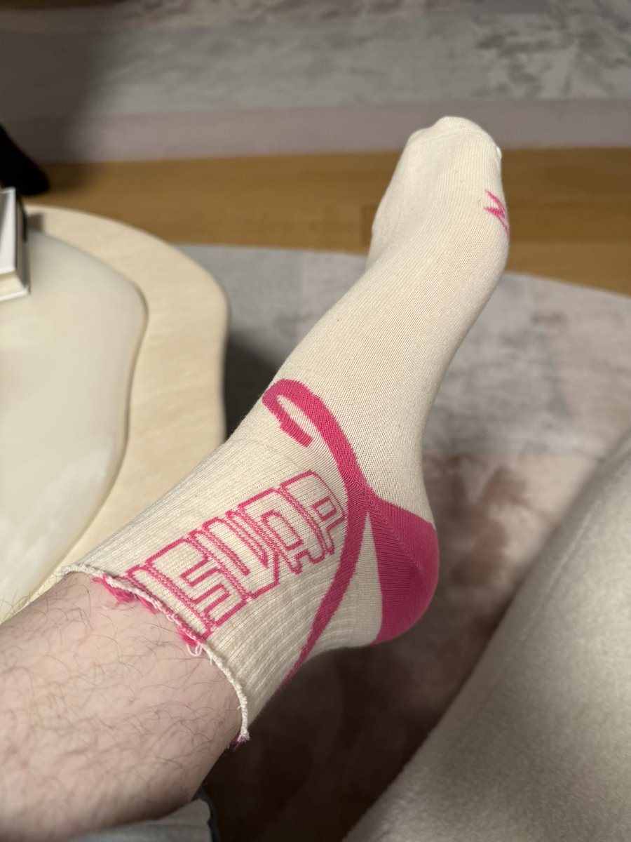 haydenzadams's tweet photo. Does anyone actually like long socks 

Short socks are way more comfortable https://t.co/IehZg2WXEz