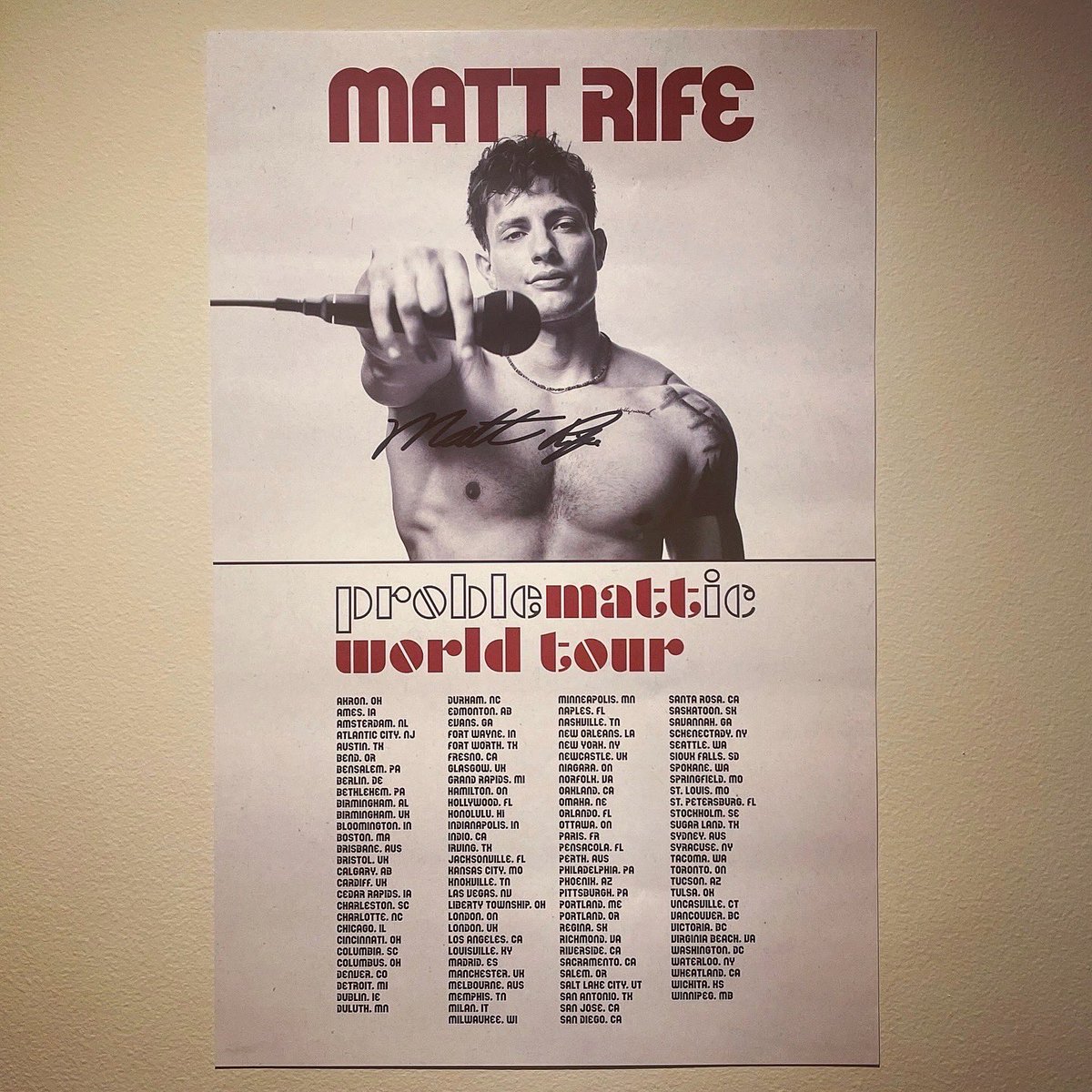 CHESCAmusic's tweet photo. #FBF Stumbled upon @MattRife’s #comedy clips whilst doomscrolling on instagram… became an instant fan &amp; luckily snagged tickets to his stand-up act earlier this year… hysterically #ProbleMATTic show! Dear Matt, Vancouver needs you back, ASAP! #mattrife
https://t.co/TntPDk5cVB https://t.co/6Nrc2y9iMb