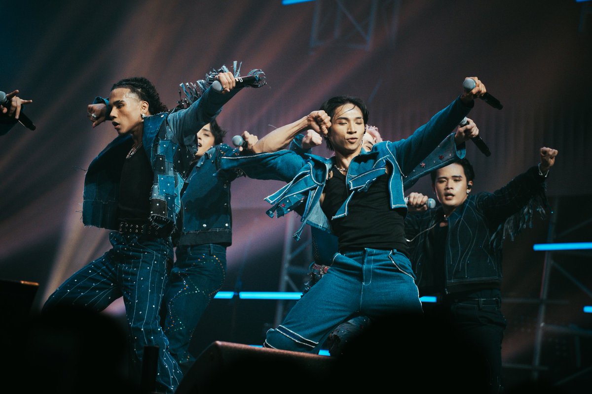 Official_ALAMAT's tweet photo. ALAMAT HANDA 'RAP!

2/2 
Rumagasa kami kagabi at raragasa kami sa aming destino ngayong 2025 🤎

Maraming salamat mga Magiliw sa walang kaubusan na suporta sa amin 🫶

📸: @nickowl

#ALAMAT #AlamatRagasaConcert 
ALAMAT RARAGASA NA https://t.co/kgebO94Lpp