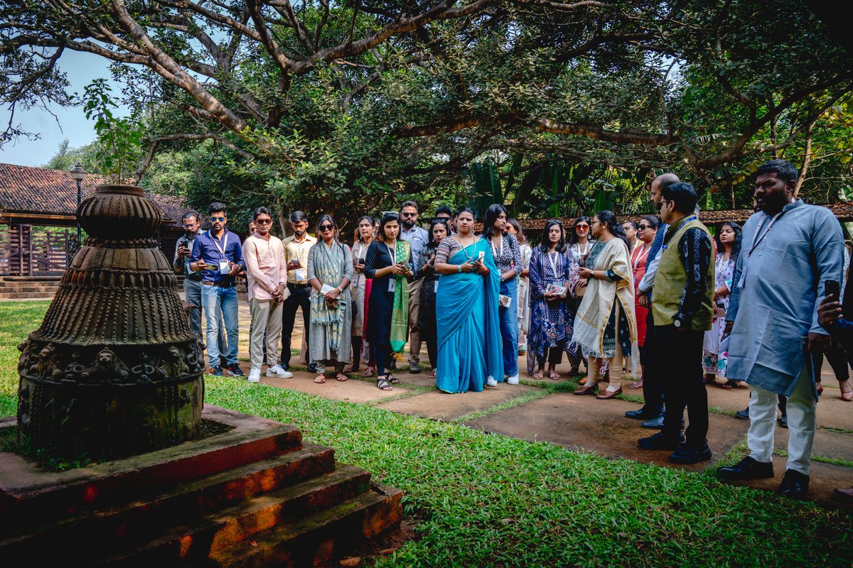 TourismDptt's tweet photo. Participants of the Know India Program, experienced the perfect blend of Odisha’s rich heritage and modern innovation. They explored @kalabhoomibbsr - delving into the vibrant art and craft traditions of the region.
@MEAIndia
#KnowIndiaProgram #KIP #MEAIndia https://t.co/iNfi723Mtb