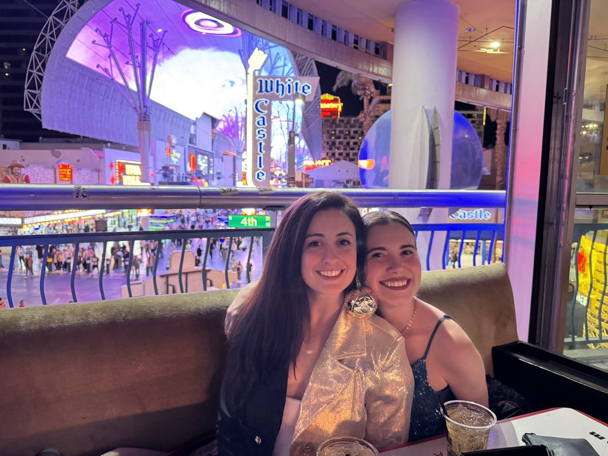 blakleee's tweet photo. Just ya girls in Vegas 🫶🏻 @antoinettegaga https://t.co/XIHfYrttEP