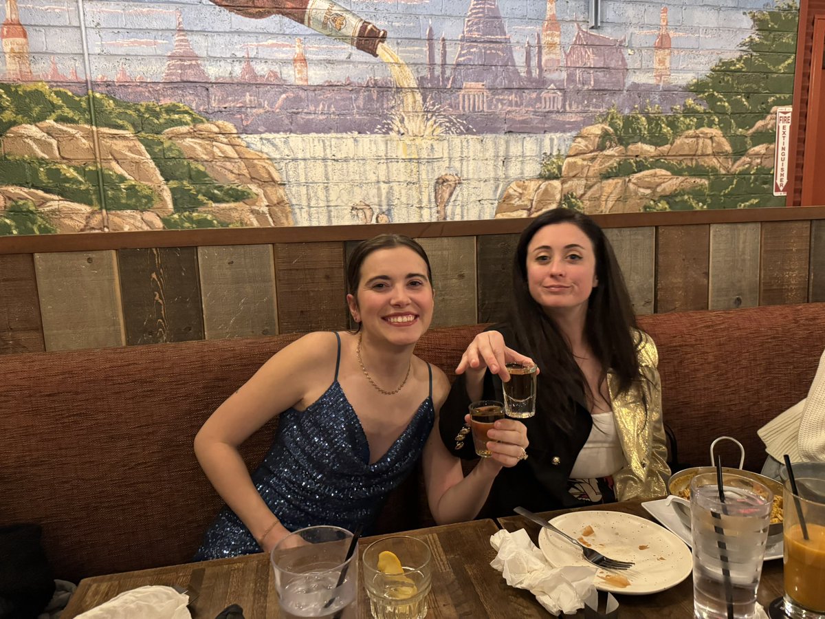 blakleee's tweet photo. Just ya girls in Vegas 🫶🏻 @antoinettegaga https://t.co/XIHfYrttEP