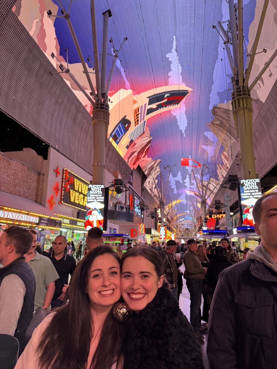 blakleee's tweet photo. Just ya girls in Vegas 🫶🏻 @antoinettegaga https://t.co/XIHfYrttEP