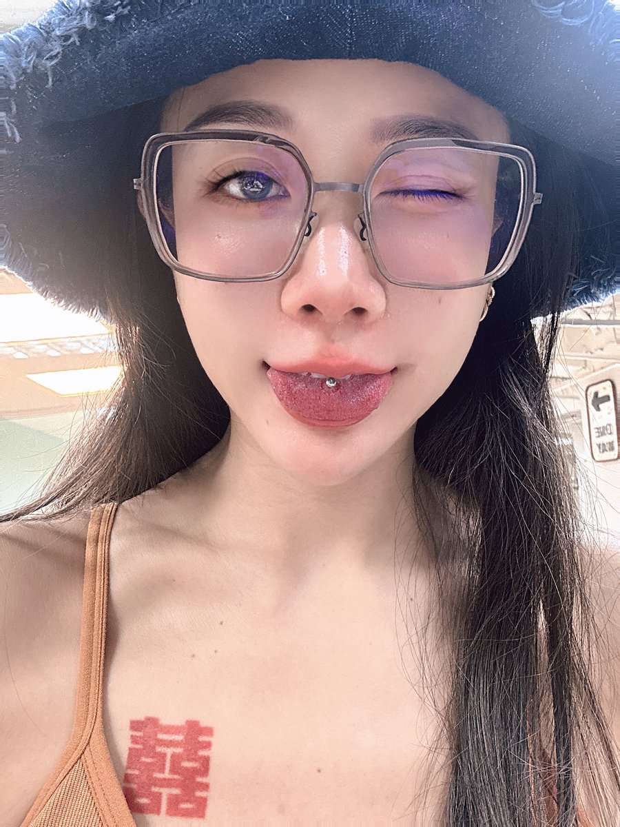 你知道現在幾點嘛！ 
是想我多一點啦😜  

 𝕁𝕍𝕀𝔻 🔍 𝕗𝕒𝕟𝕝𝕒𝕣𝕒𝟙𝟚𝟚𝟛   
【LINE】https://t.co/JHpyc267YW 
【JKFace】https://t.co/Z43zkXqPxW https://t.co/tbfwz1bRr9