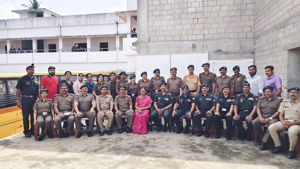 9keralabnNCC's tweet photo. "Snapshots from our ANO Conference! 9K BN NCC Associate NCC Officers come together to learn, grow, and inspire. Unity and Discipline!#9KBNNCC #ANOConference #NCCMoments" https://t.co/z7o8Tl2d1Y