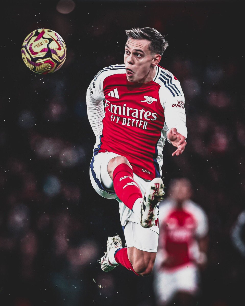 alexAFC__'s tweet photo. 📷| The Arsenal Way💫
.
.
.
.
#RetouchEdits #ArsenalPics #VintageStyle https://t.co/g6QCCse3qj