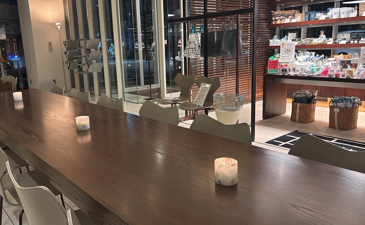 7dayshotel's tweet photo. 12月より、mow candle さんの特注キャンドルをロビーに置かせていただいています🕯️
元々ロビーが少し暗めなので灯りが映えてとても綺麗です!

キャンドルによって色合いが全く違うのでお気に入りのキャンドルを見つけてください🩶

https://t.co/MiJOHBZzmt https://t.co/1vojPVjmsU