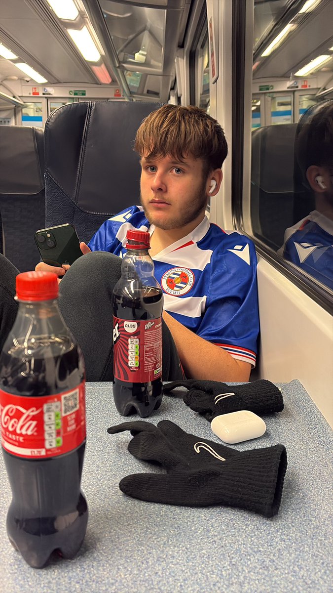 Biggsy12's tweet photo. Wycombe (A) lets goooo #readingfc https://t.co/2zICykZf8E