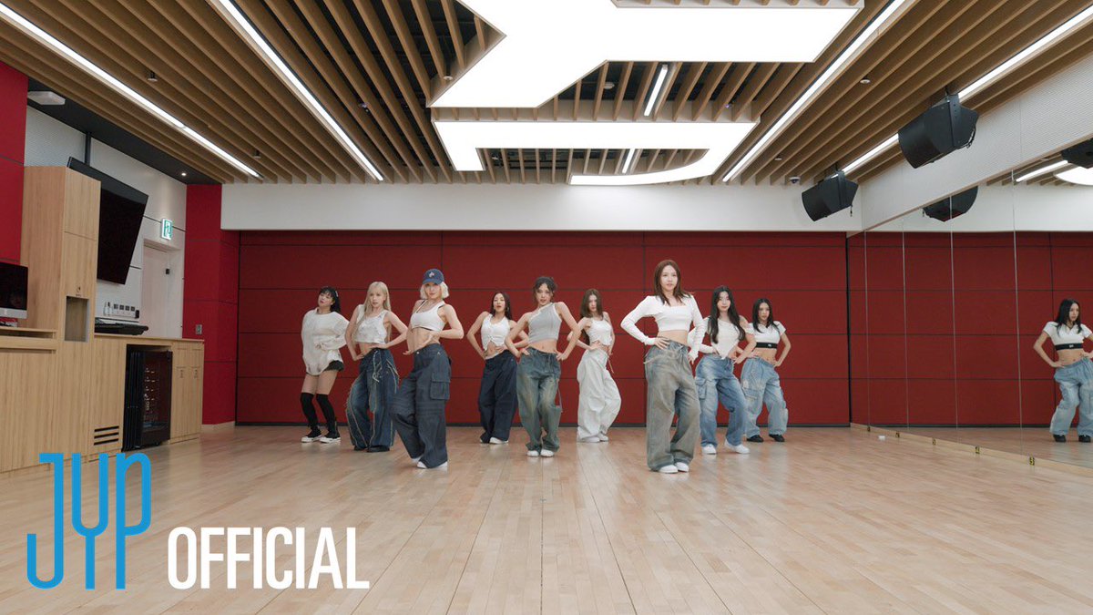 TWICE "Strategy" Choreography Video (Fix ver.)

❤YouTube: youtu.be/SboYuhJZYK4 
💚NAVER TV: tv.naver.com/v/65896604 

🎧 STRATEGY
TWICE.lnk.to/STRATEGY 

#TWICE #트와이스 #STRATEGY