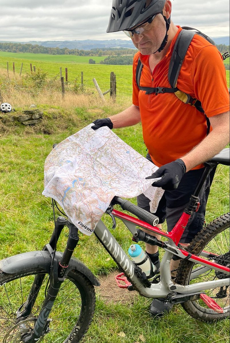 splashmaps's tweet image. This weekend @PeakDistrict #SplashMaps are back on-sale at visitor centres from #Castleton to #Bakewell! Personalised for #christmasgifts here buff.ly/4eXjMHd or head for the peaks for perfectly prepared #maps