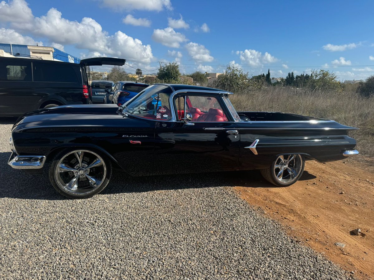 CARTELLAsesoria's tweet photo. Este es el último trabajo que nuestro despacho ha terminado con éxito. Una magnífica Pick Up  Chevrolet, modelo El Camino, del año 1960, https://t.co/nyufwoQ6Ii
