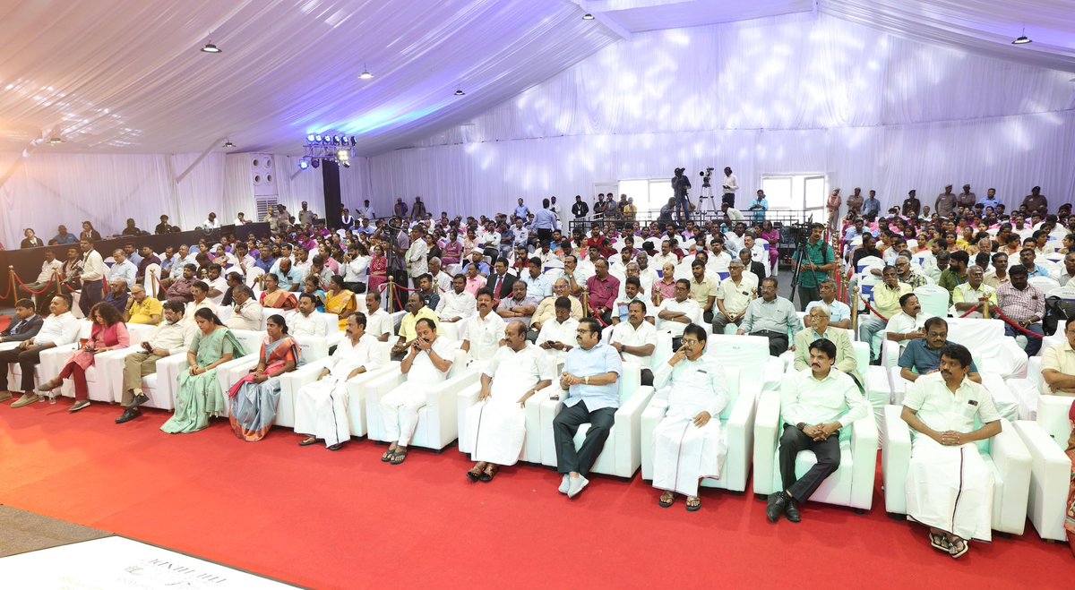 Udhaystalin's tweet image. நலமான வாழ்வுக்கும் , உடல் நலனை பேணுவதற்கான விழிப்புணர்வை ஏற்படுத்தவும் @the_hindu மற்றும் நறுவீ மருத்துவமனை சார்பிலான 'Healthy India - Happy India' என்கிற சிறப்புக்குரிய முன்னெடுப்பை வேலூரில் இன்று தொடங்கி வைத்தோம்.
மாண்புமிகு முதலமைச்சர் @mkstalin அவர்கள் தலைமையிலான நம்…