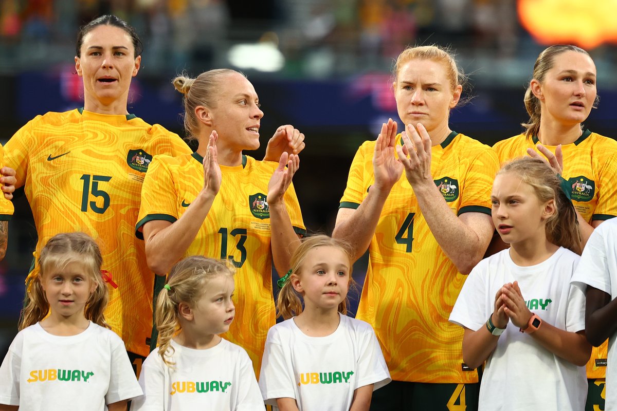 TheMatildas's tweet photo. For the final time in her extraordinary #Matildas career, @clarepolks89 leaves the field to a standing ovation 👏🥹

#AUSvTPE https://t.co/keyQLlHAPF