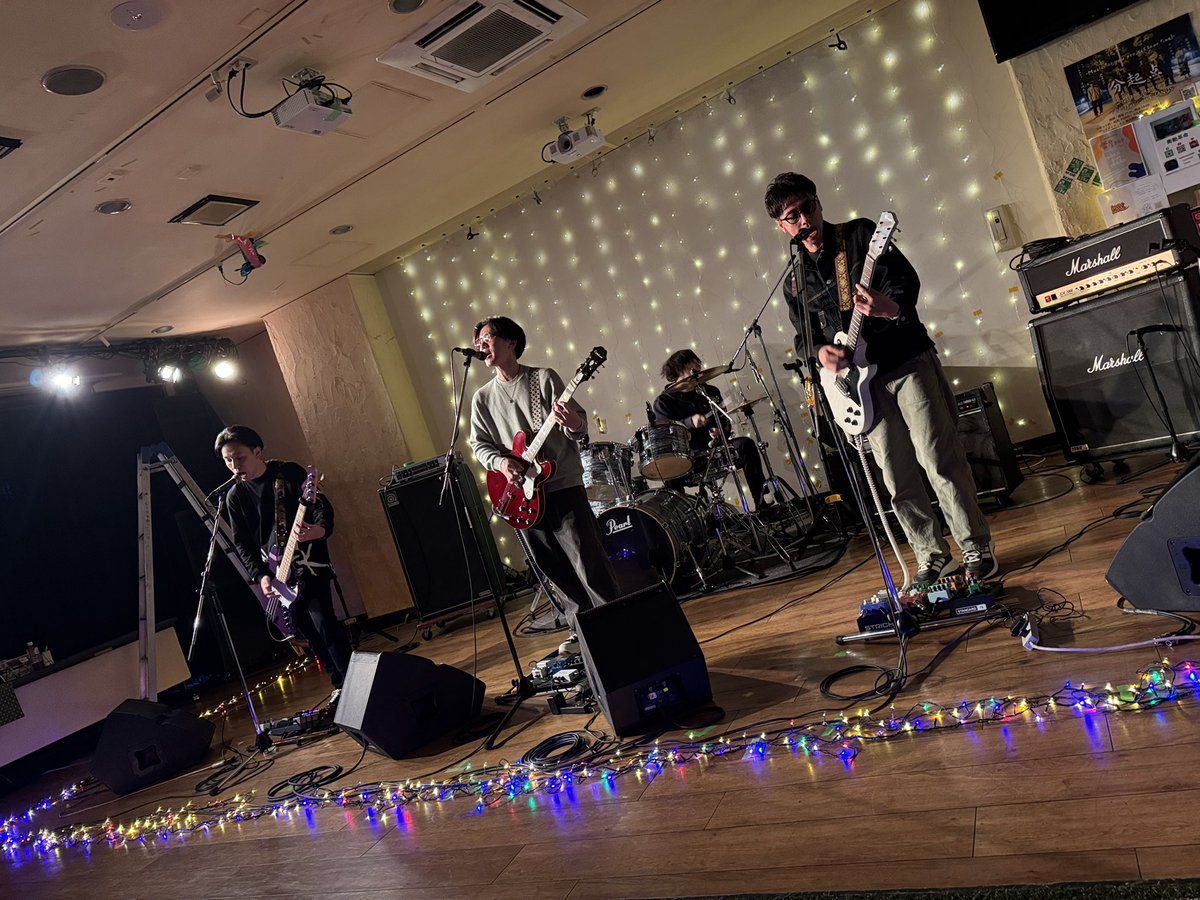 BEER PARTY!!
次のリハー！！

Looser

久しぶりー！！

やっぱりかっこ良きであります！！

ツインボーカルサイコー！

OPEN 17:00
START 17:30
でーす！！

みんなで楽しもーーー！！