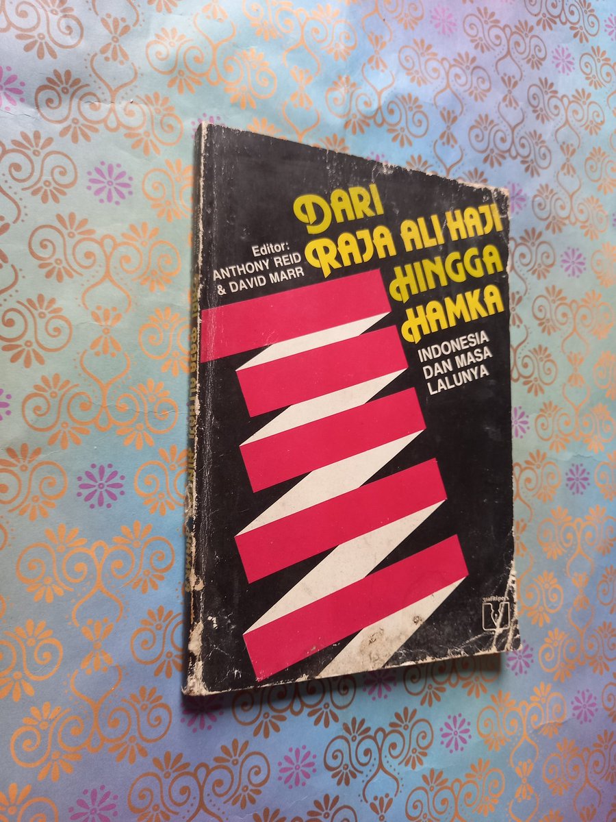 BukuDiponegoro's tweet photo. Dari raja Ali haji hingga Hamka
Anthony Reid
Kondisi buku cukup bagus,cover sobek dikit,ada bercak dikit,1983,192 hlm
Harga 135 rb
#darirajaalihajihinggahamka
#anthonyreid
#tokobukudiponegoro https://t.co/DWcI9Vxb8b