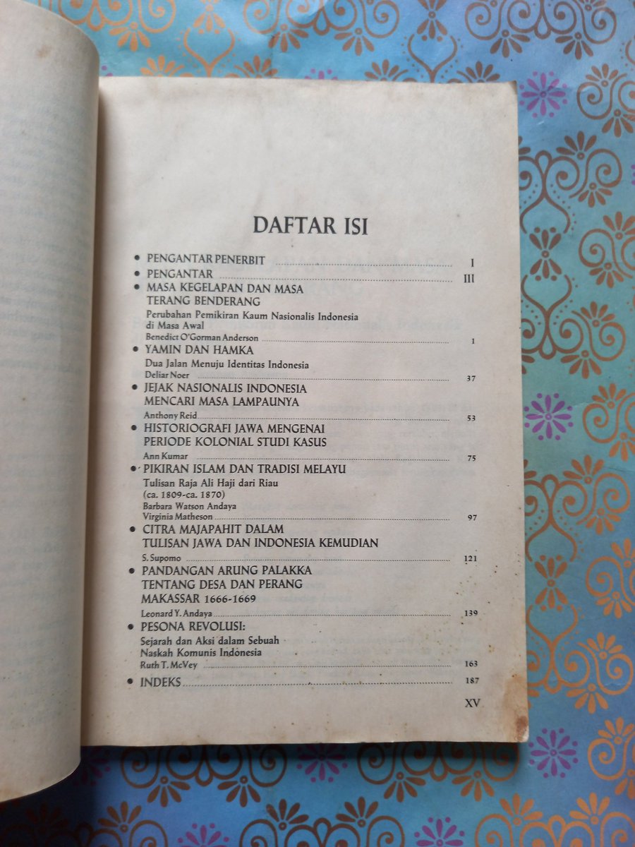 BukuDiponegoro's tweet photo. Dari raja Ali haji hingga Hamka
Anthony Reid
Kondisi buku cukup bagus,cover sobek dikit,ada bercak dikit,1983,192 hlm
Harga 135 rb
#darirajaalihajihinggahamka
#anthonyreid
#tokobukudiponegoro https://t.co/DWcI9Vxb8b