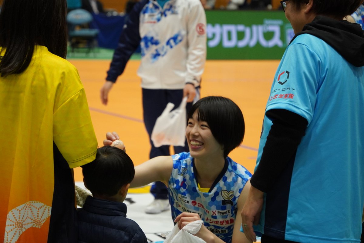 mowly_sheget's tweet photo. #岡山シーガルズ 勝利🤩
妹尾選手今日は長いプレー時間貰って
いいプレー見せてたなぁ
トスワークも良かったけどネット際のボールにしっかり反応出来てたのも👍 https://t.co/240oSxohh9