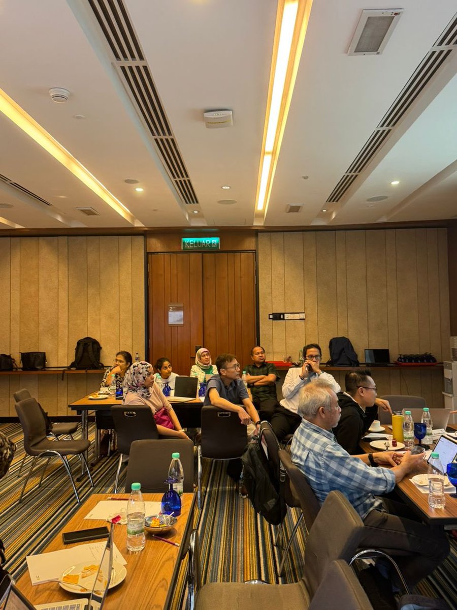 abd_jabbar's tweet photo. Attended 1st National meeting for development of DCD programme (Donation after Cardiac Death) focusing on Kidney &amp; Liver donation. Donor Coordinators,Transplant Surgeons &amp; Physicians (Hepatologist &amp; Nephrologists) all present to make it happen. Thx @_hasdy for pushing it forward https://t.co/2oekY4Tcw5