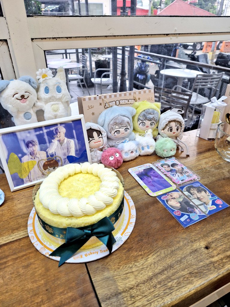 4renjunonly's tweet photo. noren date with @with__noren 💙💛

#oriJENallymadeforREN https://t.co/bG9qFu77gx